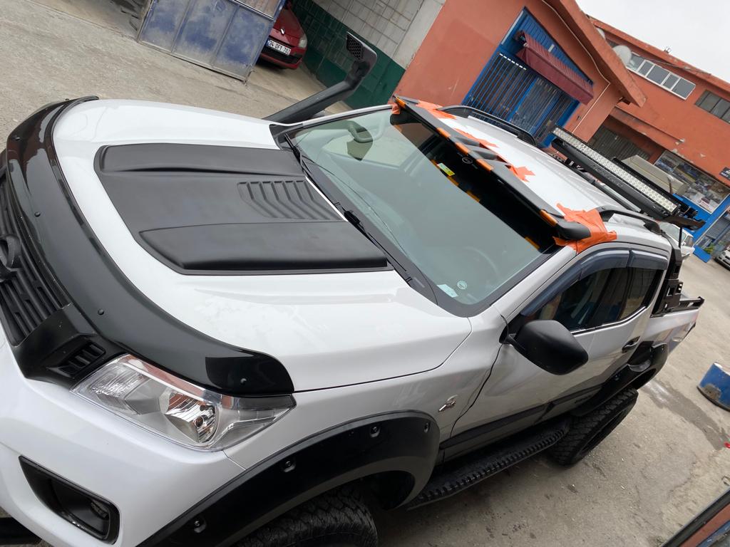 Navara NP300 Kaput Kabartma Şişirme scoop