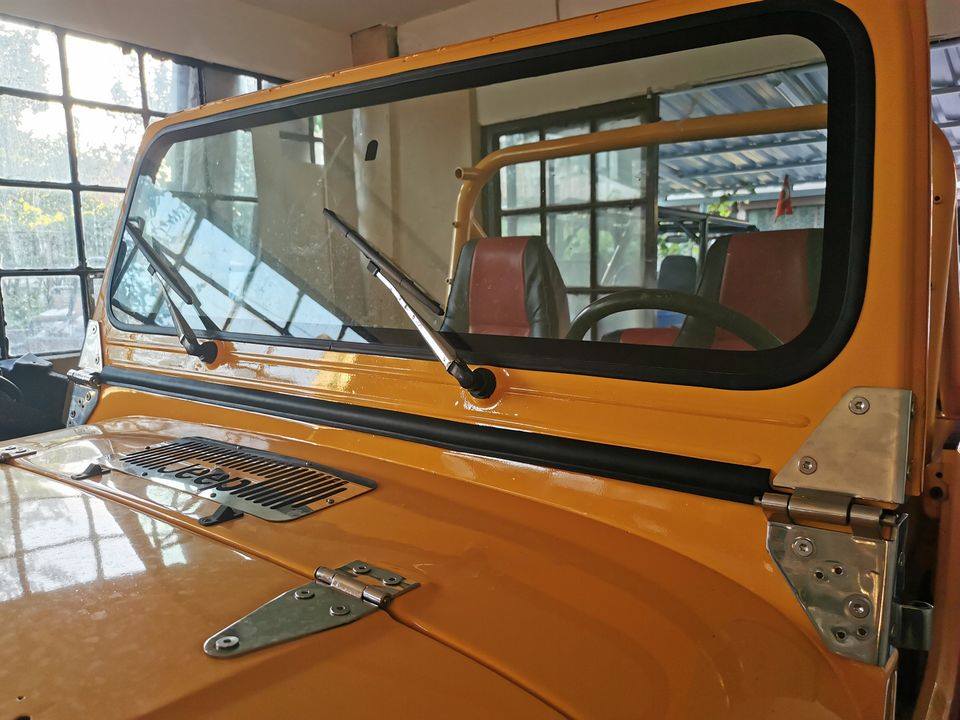 Jeep CJ Çerçeve Alt Lastiği Siperlik alt lastik