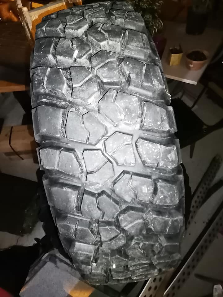 bf goodrich çavuş desenli 30 9.5 15 ebatlarında lastikler