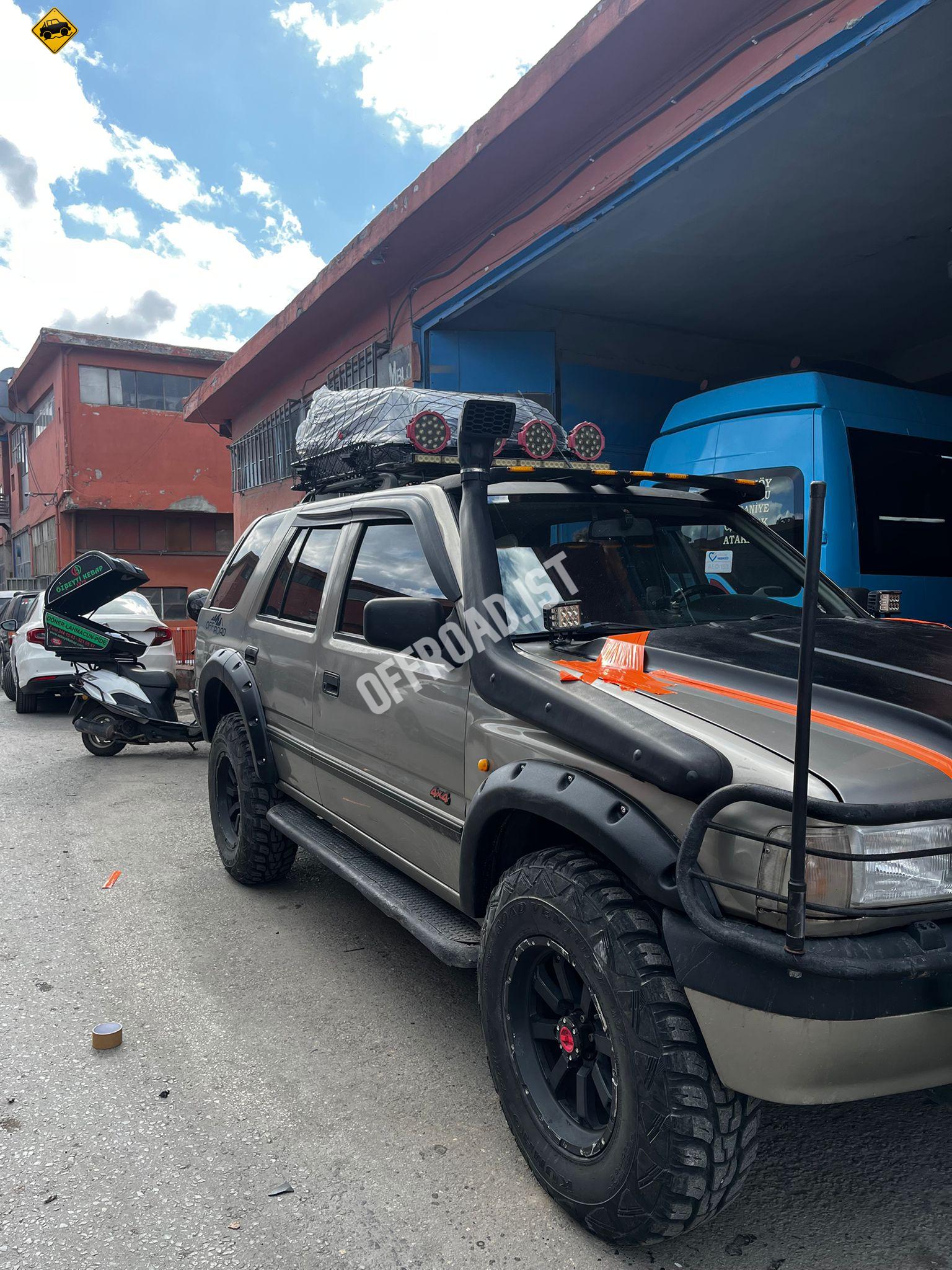 Opel Frontera Moonvisör