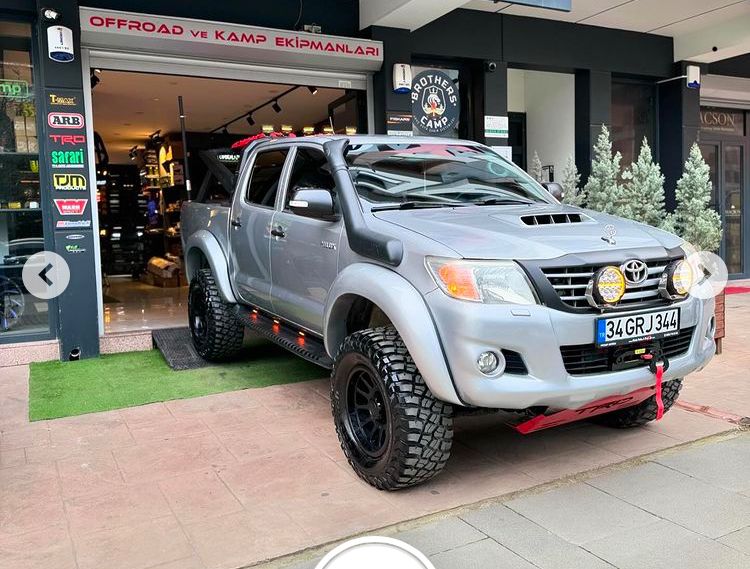 Toyota Hilux Şnorkel ve Jumbo Dodik Seti
