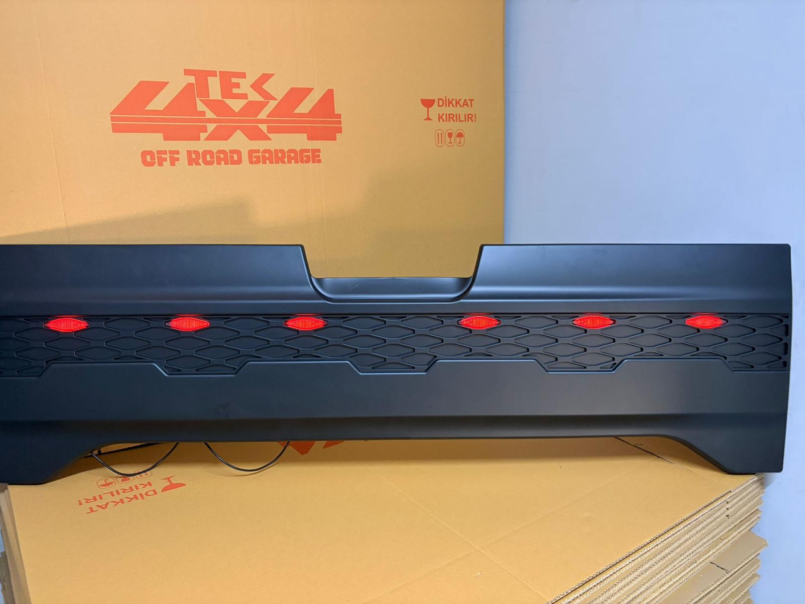 ISUZU DMAX 2020+ IŞIKLI BAGAJ KAPLAMA