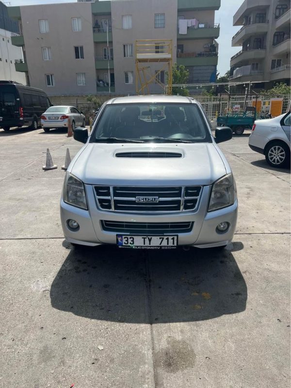 4x2 D-max 2009 temiz 430.000 TL - 33200 Aracimiz degişensiz 3parca boyalı 320bin km 4 cam otomatik kilimali hasar kayitsiz dolu paket lastiler durumda yakıt cimrisi